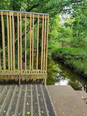 Photo de Picknicktafel op fiersroutenetwerk