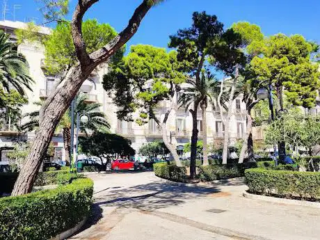 Photo de Parco Piazza Umberto I