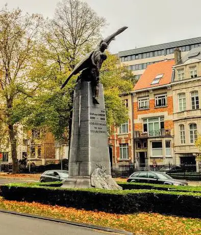 Monument aux aviateurs et aérostiers tombés pendant la Première Guerre mondiale