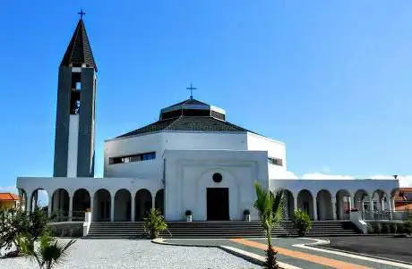 Photo de Church of Saint Mary Goretti