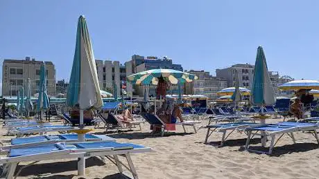 Photo de Marcello 76-77 Adele beach