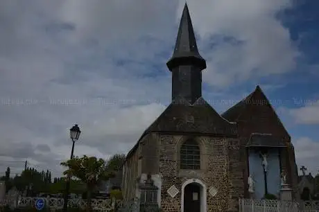 Église catholique Saint-Nicolas d'Oost-Cappel et son Cimetière