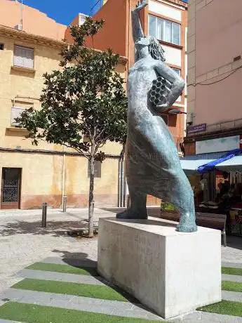 Photo de Monument a la dona treballadora