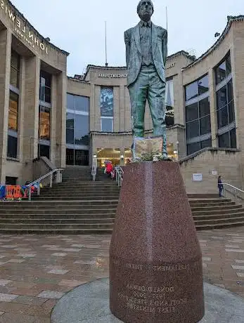 Photo de Statue de Donald Dewar