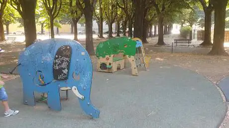Photo de Parco giochi Piazza Mazzini