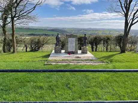 Photo de Double Hills  Arnhem Memorial, Paulton