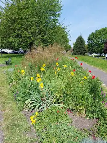 Photo de Wood End West Recreation Ground