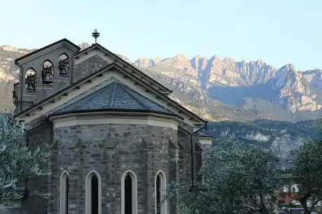 Church of the Divine Redeemer and Saint Theresa of the Child Jesus