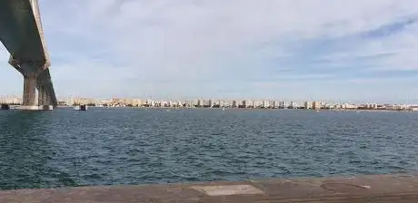 Photo de Pylons of Cádiz