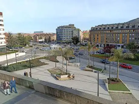Photo de Plaza de la PoesÃ­a