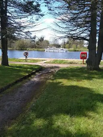 Photo de Fishing docks picnic area