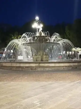 Photo de Fontana Piazza Principe di Piemonte