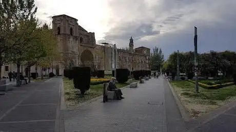 Photo de Explanada Pendones Leoneses Park
