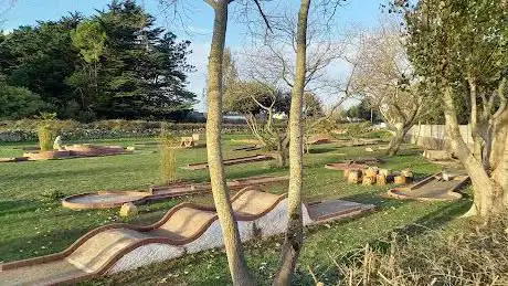 Minigolf Bar et Loisirs