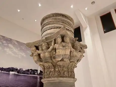 Photo de Capitello della Colonna Romana