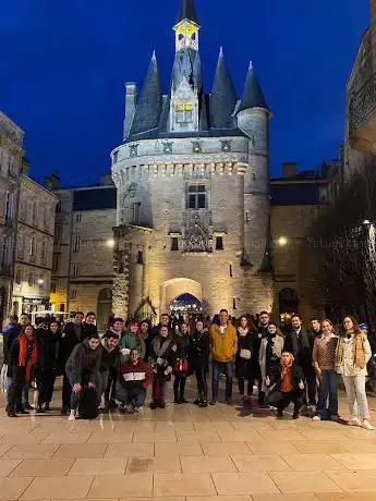 Walk Is Free Bordeaux (Free Walking Tours en Español / Inglés)