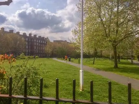 Photo de Tabard Gardens