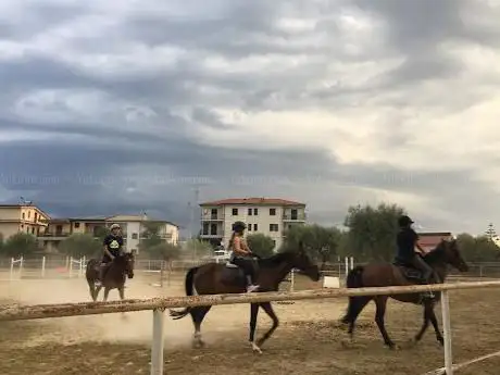 Photo de Maneggio escursioni (corigliano rossano) cosenza equitazione