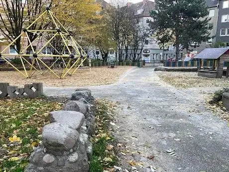 Photo de Spielplatz Amalienstraße