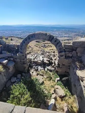 Photo de Bergama Kalesi Ve Teleferik
