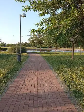 Photo de Laghetto del Parco pubblico di via Giotto