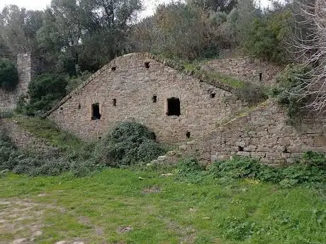 Photo de Villaggio Abbandonato di San Giovanni