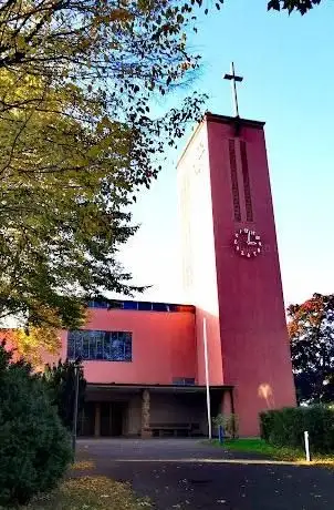 Photo de Kreuzkirche - Evangelische Kirchengemeinde Stuttgart-Hedelfingen