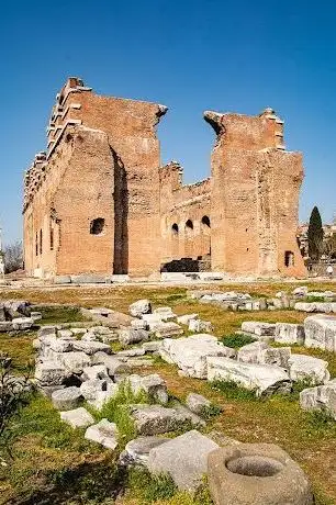 Photo de Kızılavlu (Bazilika) Örenyeri