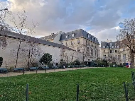 Photo of Square Léopold Achille