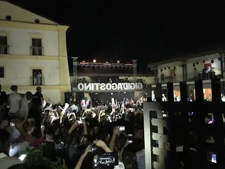 Photo de White Different Club