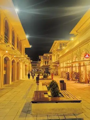 Photo de Türbeönü Çarşıları