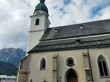 Photo de Pfarrkirche Kuchl