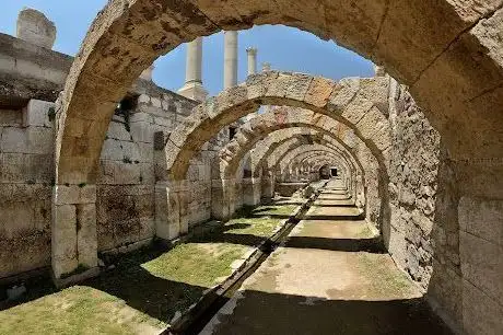Photo de Smyrna Basilika