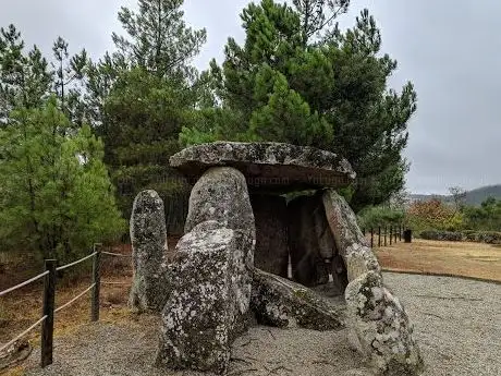 Photo de Anta de Vilarinho da Castanheira