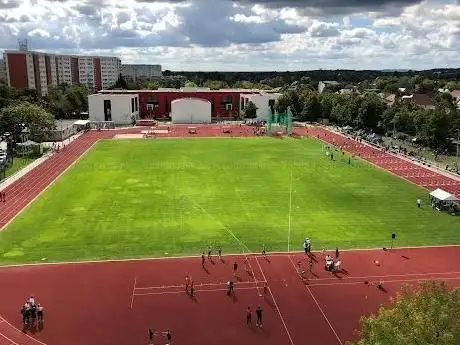 Photo de Sportplatz Allee der Kosmonauten