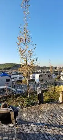 Photo de Alleben karavan parkı