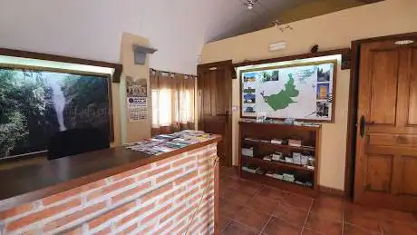 Photo de Punto de información turÃÂstica Los Navalucillos