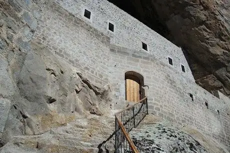 Photo de Virgin Mary Monastery