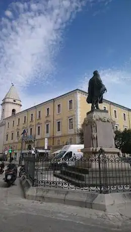 Photo de Monumento a Gabriele Pepe