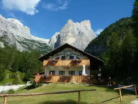 Photo de Rifugio Capanna Trieste