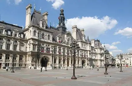 Photo de Parvis de l’Hôtel de Ville