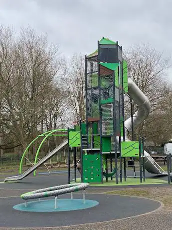 Photo de Thornes Park Playground