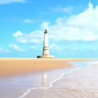 Photo de Les Vedettes La Bohème - Visite Phare de Cordouan - promenades - pêche en mer