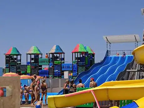 Photo de Tsunami Water Park