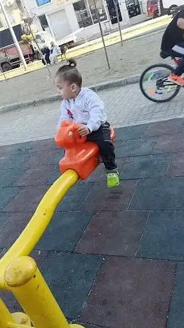 Photo de Muhtar Sadık Uztuğ Parkı