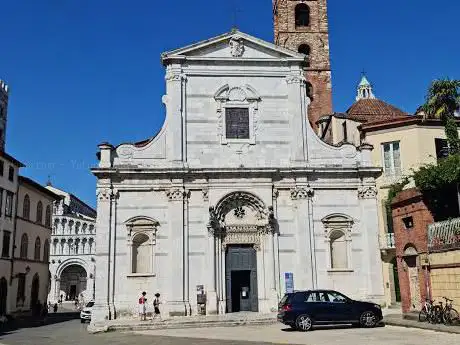 Photo de Church of Saint John and Saint Reparata