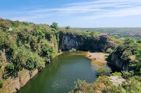 Photo de Carn Marth little quarry
