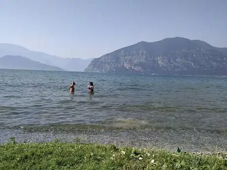 Photo de Spiaggetta Via Dei Mille
