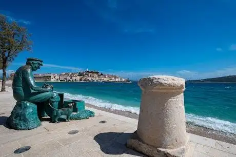 Photo de Fishermans statue