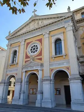 Photo de Church of Saints Roch and Dominic